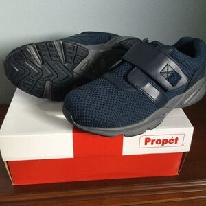PROPET Men’s Stability X Strap Shoes….new in box
